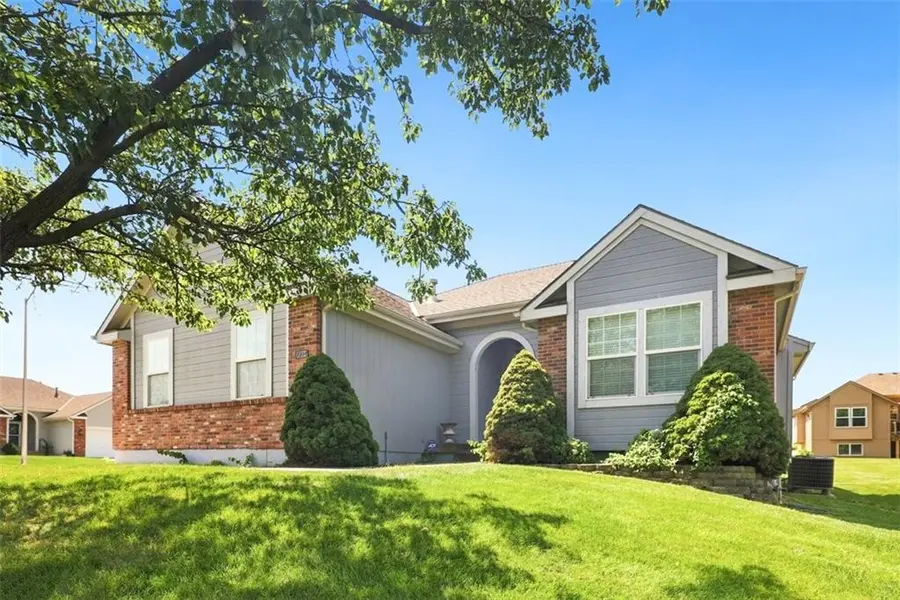 7204 N Cypress AVE, Kansas City, MO 64119