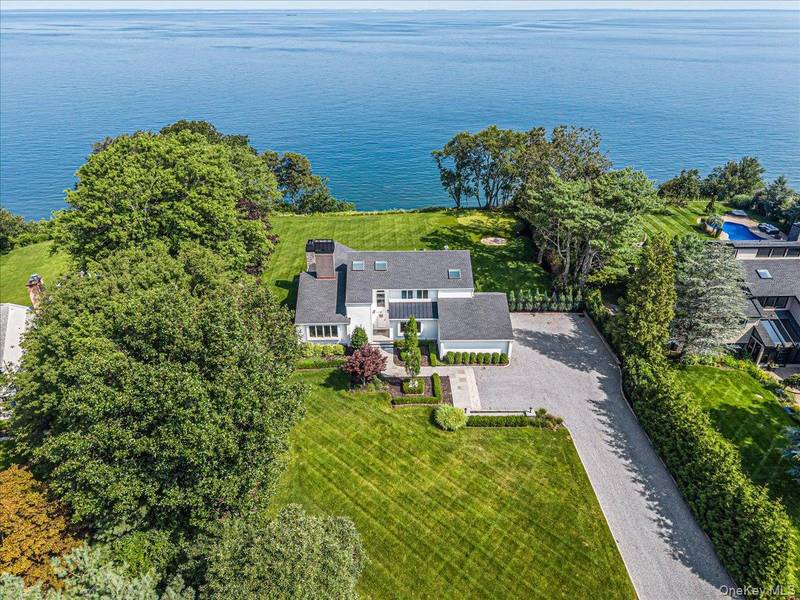 37 Soundview DR, Shoreham, NY 11786