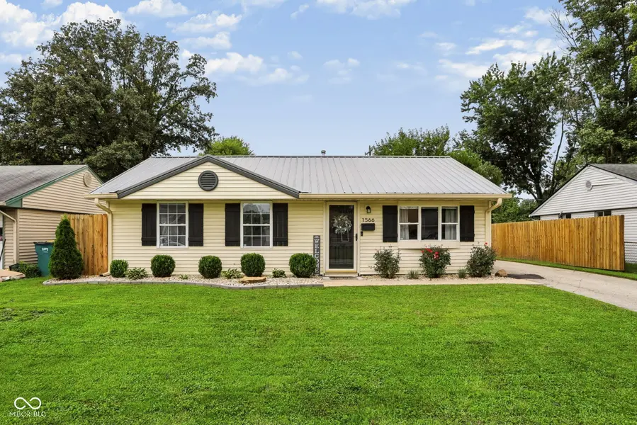 1566 Roberts RD, Franklin, IN 46131