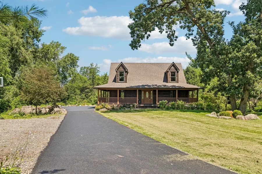 1921 Annettes CIR, Sugar Grove, IL 60554