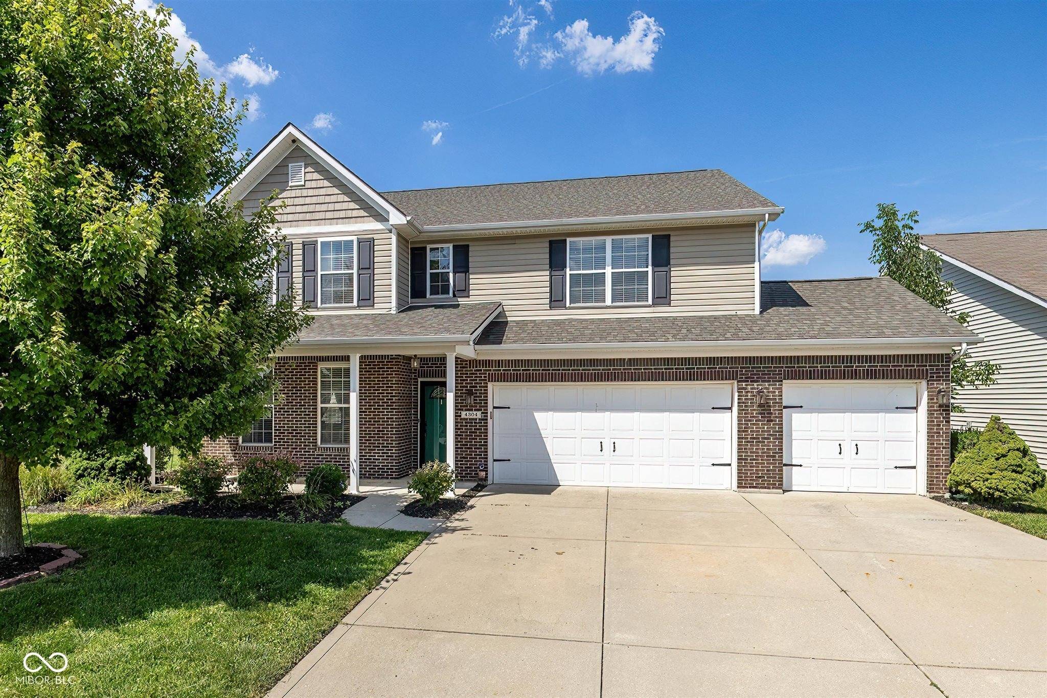 4304 Amesbury PL, Westfield, IN 46062