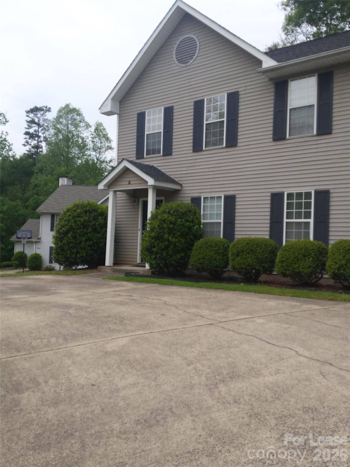 802 Selwyn Oaks CT, Charlotte, NC 28209