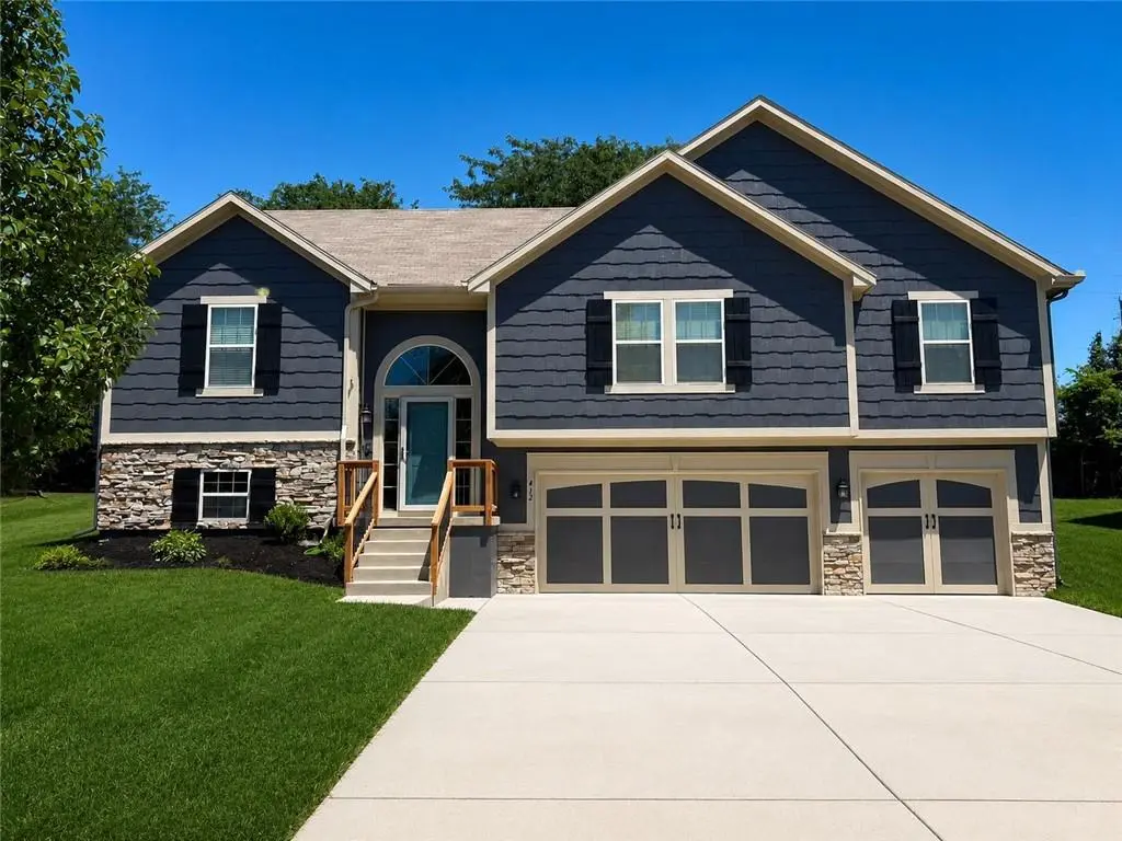412 Duncan DR, Liberty, MO 64068