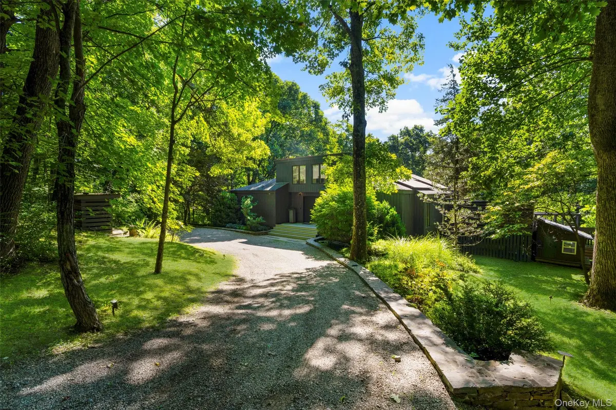 33 Dry Pond RD, Cold Spring, NY 10516