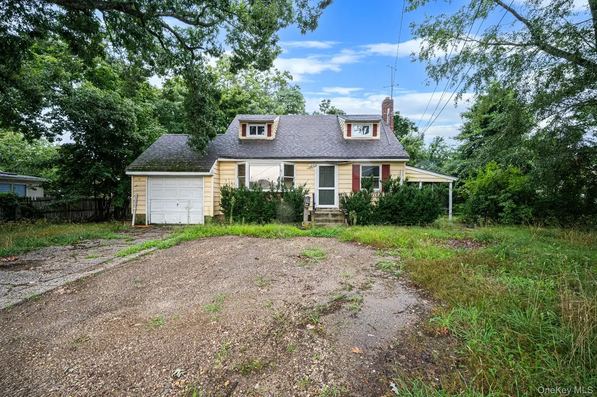 440 Clayton ST, Central Islip, NY 11722
