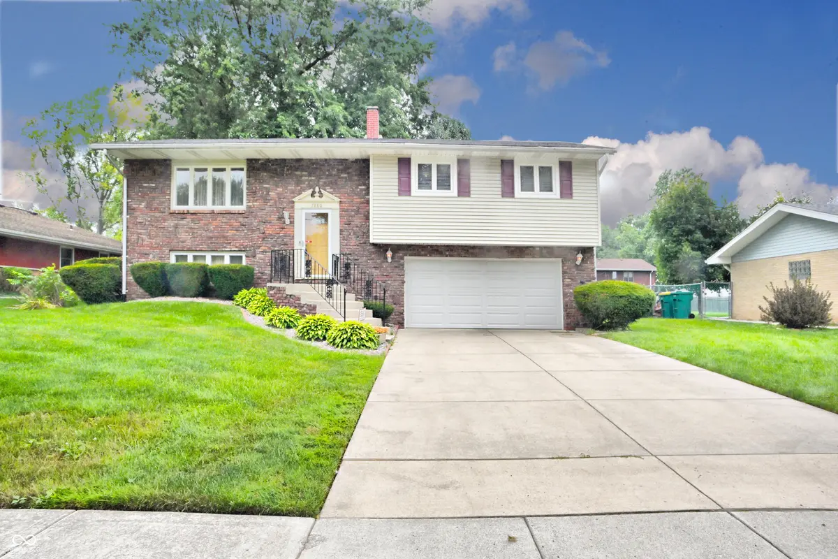 7880 Delaware PL, Merrillville, IN 46410