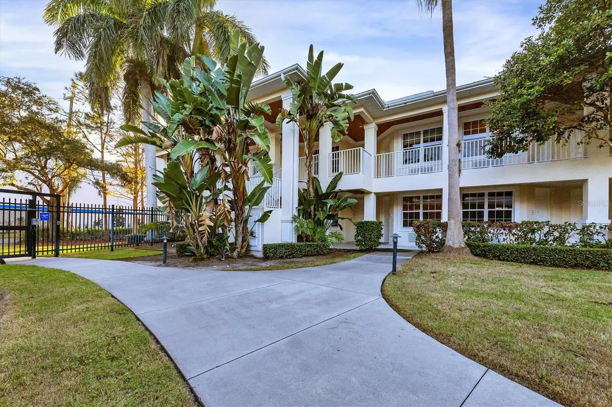 3506 54TH DR W #104, Bradenton, FL 34210