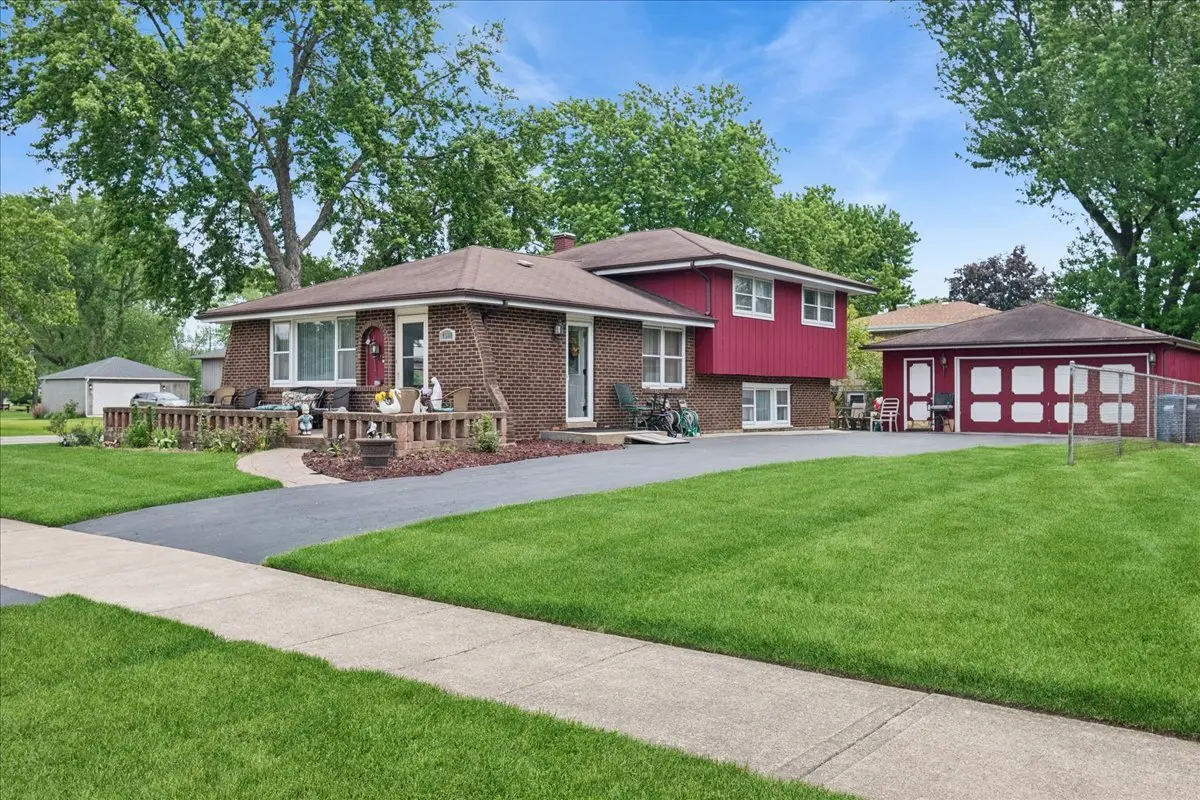 4501 Concordia CT, Midlothian, IL 60445