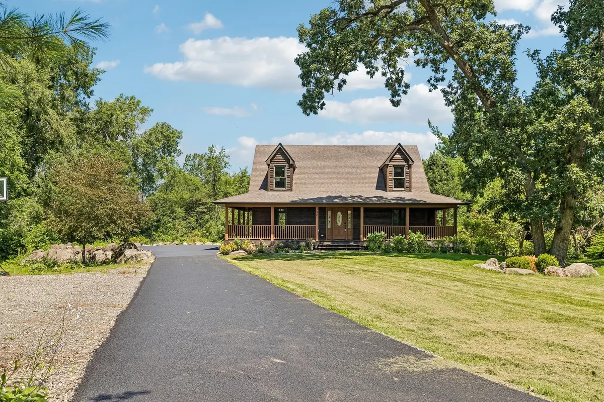 1921 Annettes CIR, Sugar Grove, IL 60554