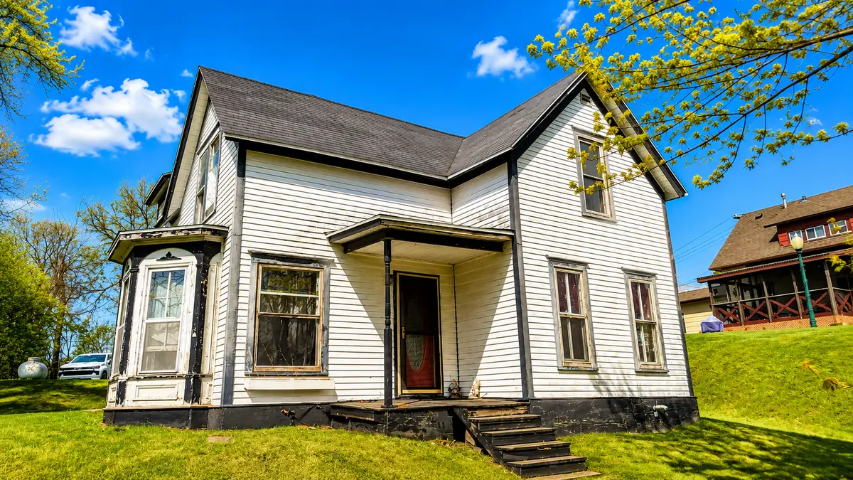 112 Bluff ST E, Lake Benton, MN 56149