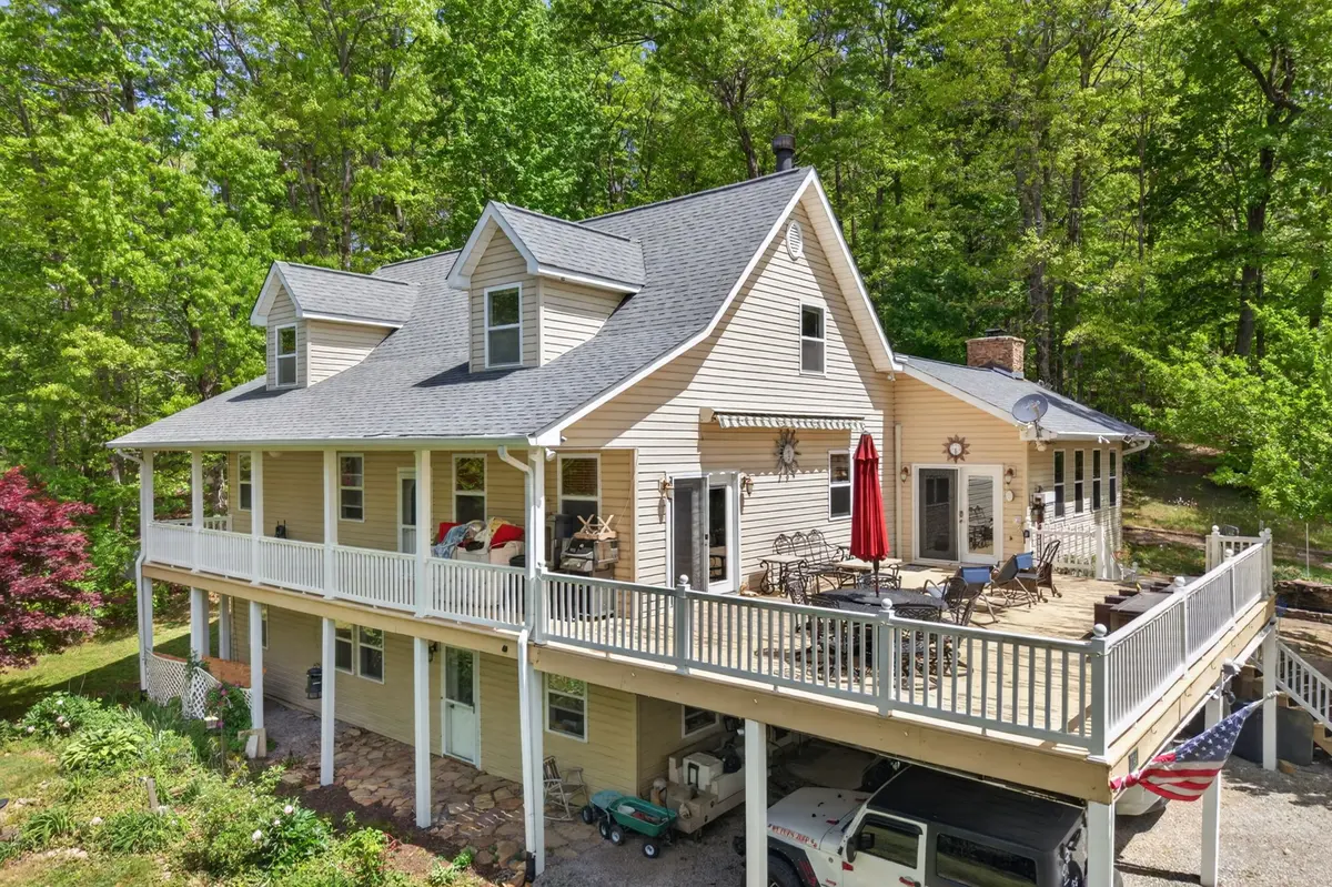 2144 Street Place Loop, Monterey, TN 38574