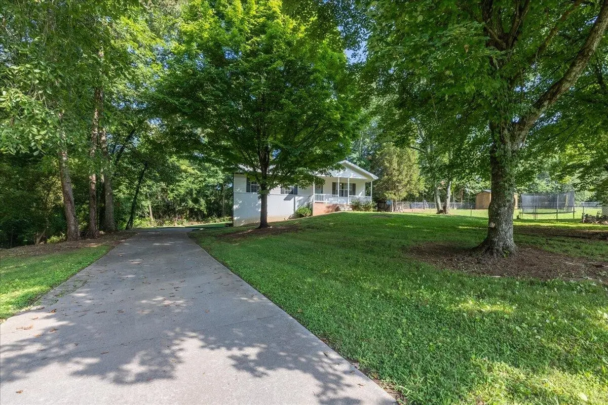 860 Anchor Drive, Lenoir City, TN 37771