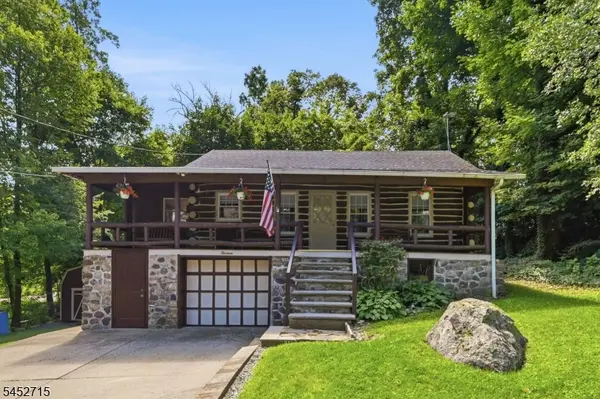 13 Woodside Dr, West Milford Twp., NJ 07480