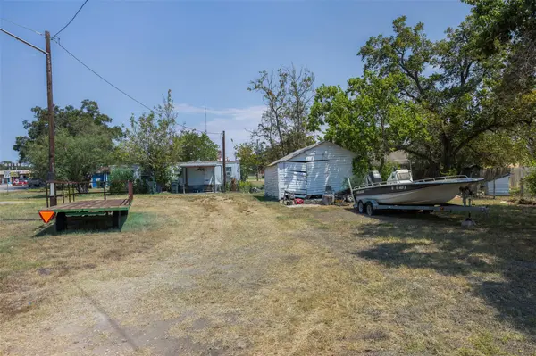 650 S Main ST, Giddings, TX 78942