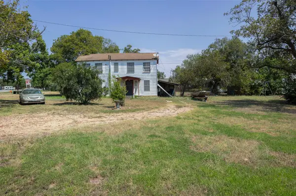 650 S Main ST, Giddings, TX 78942