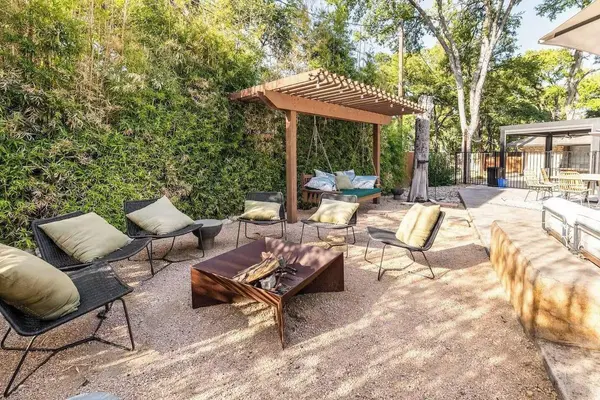 6102 Cherrylawn CIR, Austin, TX 78723