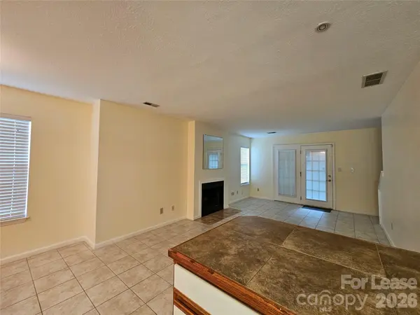802 Selwyn Oaks CT, Charlotte, NC 28209