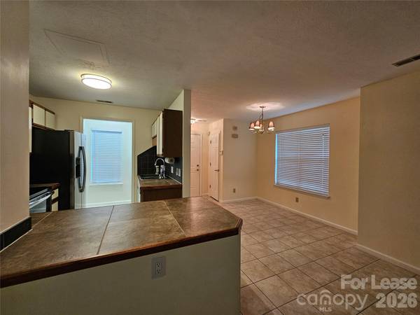 802 Selwyn Oaks CT, Charlotte, NC 28209
