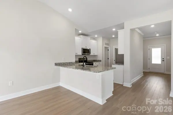 6718 Fairford DR, Charlotte, NC 28215