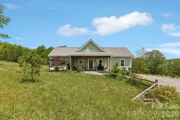 68 Simply Grateful DR, Hendersonville, NC 28792