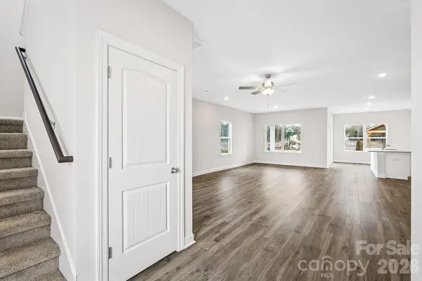 6516 Fairford DR, Charlotte, NC 28215
