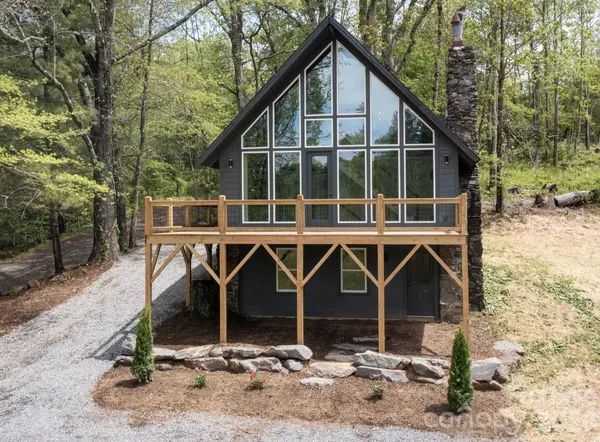 93 Horse Ring DR, Burnsville, NC 28714