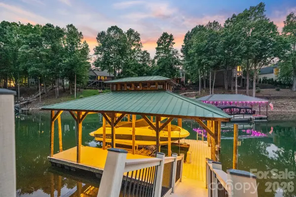2243 Whiterock CT, Sherrills Ford, NC 28673