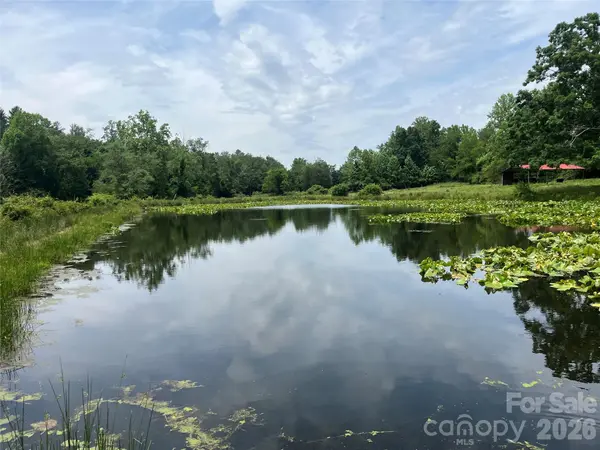 99999 Jones RD, Fletcher, NC 28732