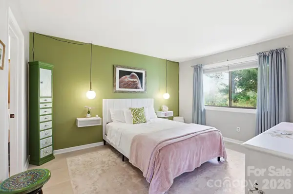 581 Courtwood LN #4, Hendersonville, NC 28739