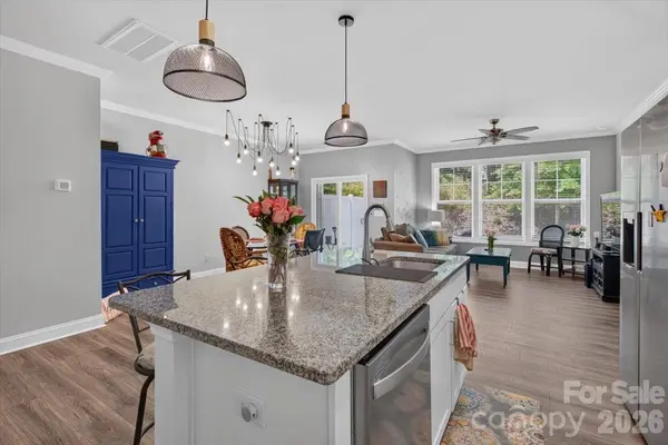 629 Cypress Glen LN, Lake Wylie, SC 29710