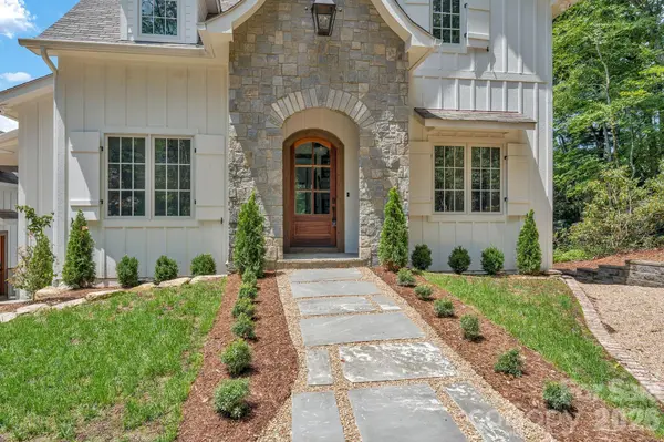 253 Old Boone RD, Blowing Rock, NC 28605