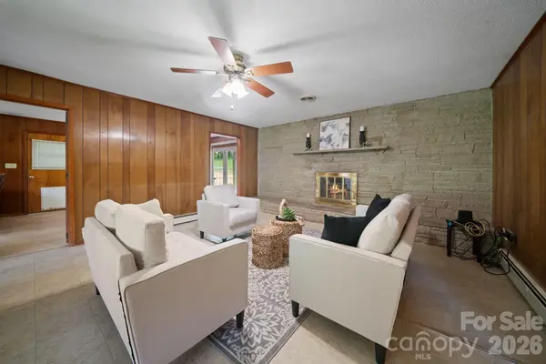 528 Baccus Siding RD, Green Mountain, NC 28740