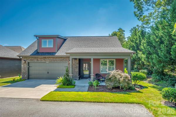 584 Summerfield PL,  Flat Rock,  NC 28731