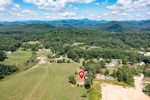 86 Sterling DR, Mills River, NC 28759