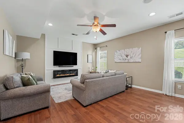 1359 Farm Branch DR SW, Concord, NC 28027