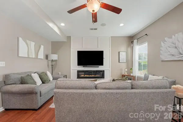 1359 Farm Branch DR SW, Concord, NC 28027