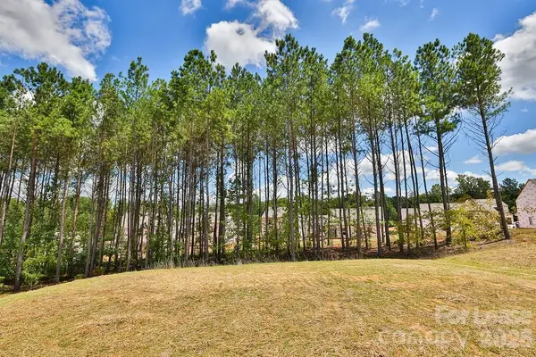 6136 Ahoskie DR, Charlotte, NC 28215