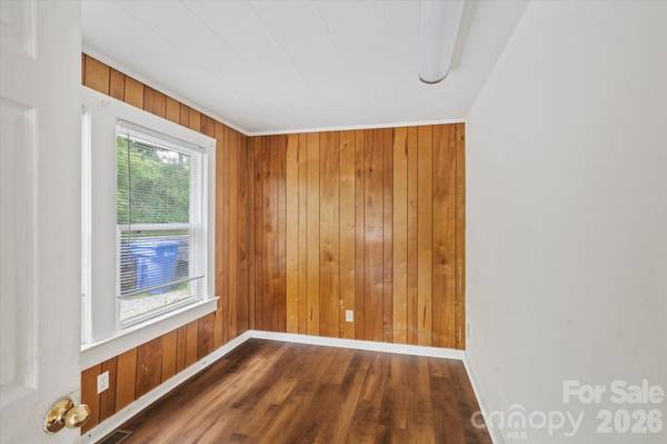 138 West LN, Brevard, NC 28712