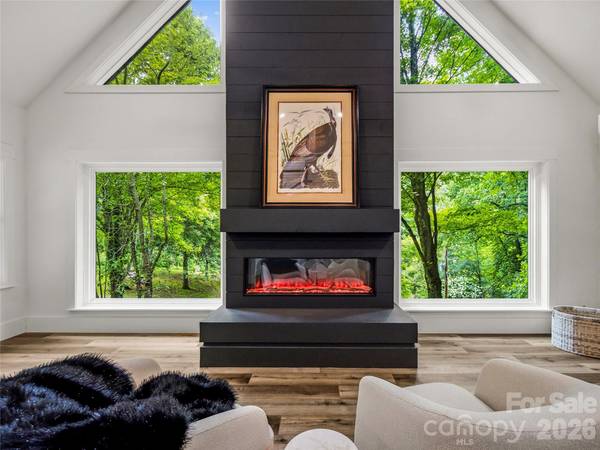 81 Summer Trees LN, Burnsville, NC 28714