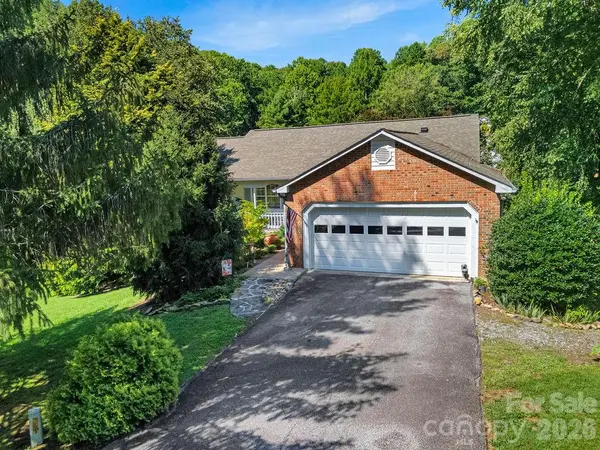 20 Mallard CT, Brevard, NC 28712