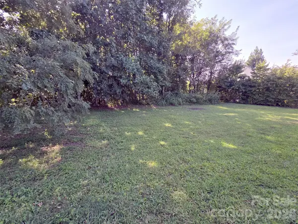 59 Summit Hill RD, Hendersonville, NC 28791