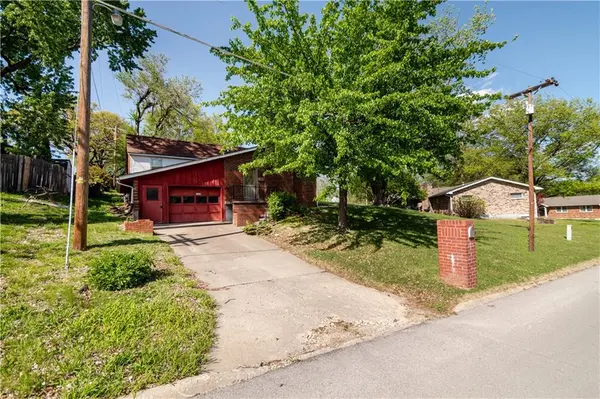 1219 Julia ST, Atchison, KS 66002