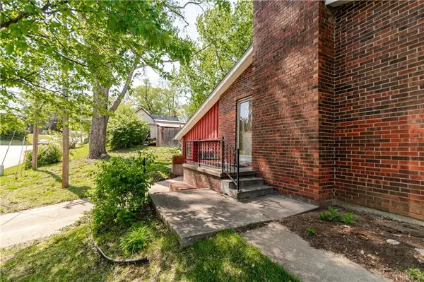 1219 Julia ST, Atchison, KS 66002