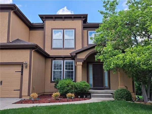 23884 W 124th CT, Olathe, KS 66061