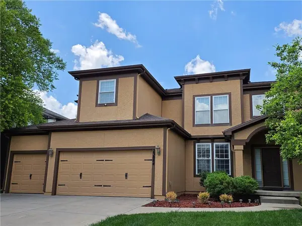 23884 W 124th CT, Olathe, KS 66061