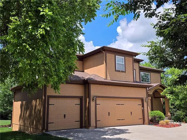 23884 W 124th CT, Olathe, KS 66061