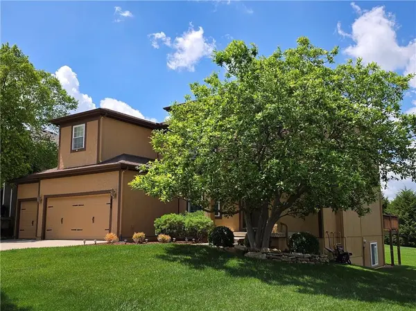 23884 W 124th CT, Olathe, KS 66061