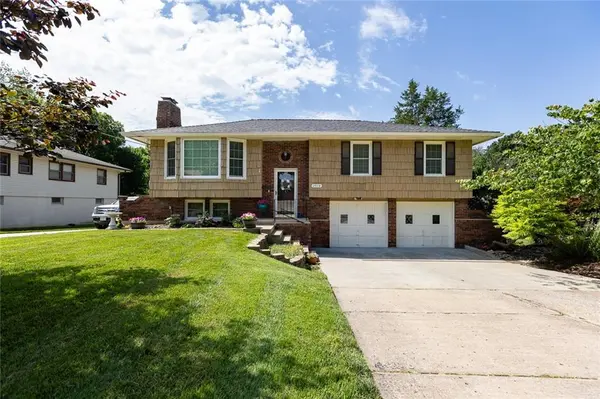7513 W High DR, Pleasant Valley, MO 64068
