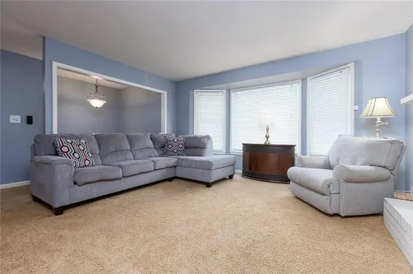 7513 W High DR, Pleasant Valley, MO 64068