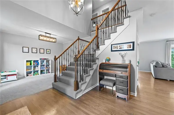 6725 N Nevada AVE, Parkville, MO 64152